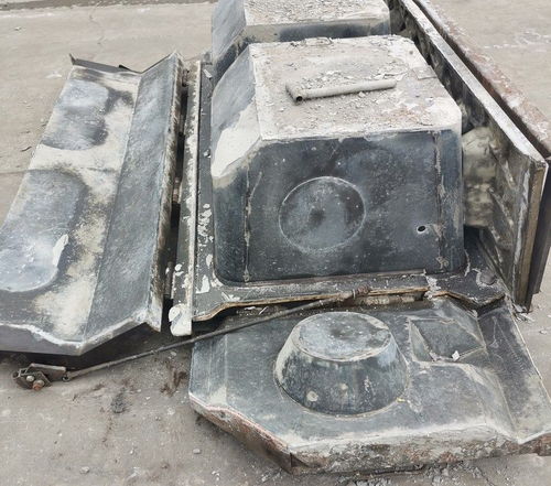 山东阶梯式挡土墙模具的操作与制造过程